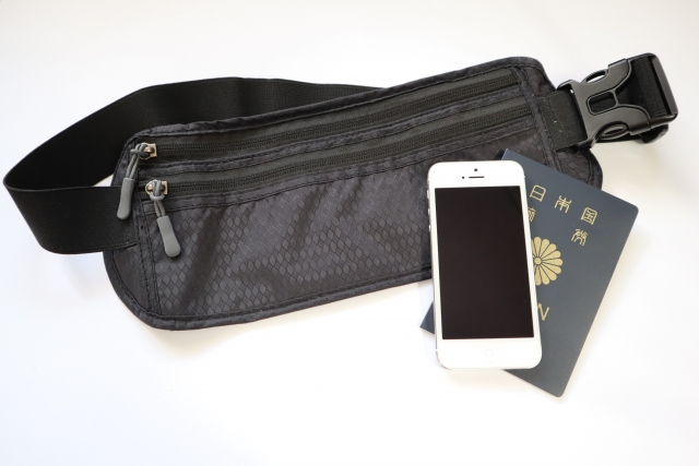 海外旅行に必要不可欠なセキュリティポーチ